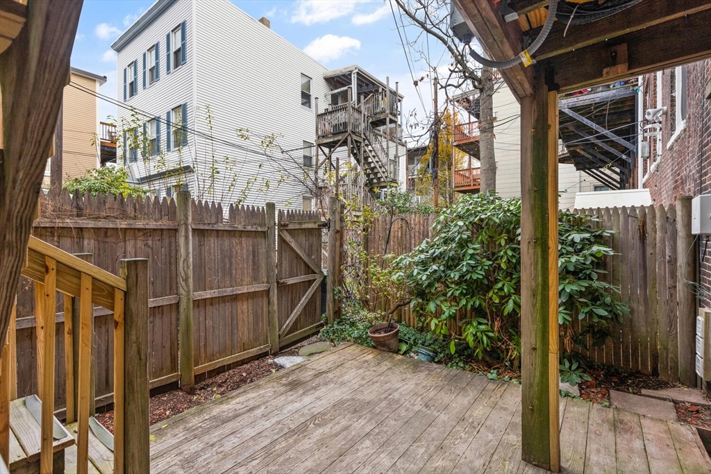 464 E 3rd # 1