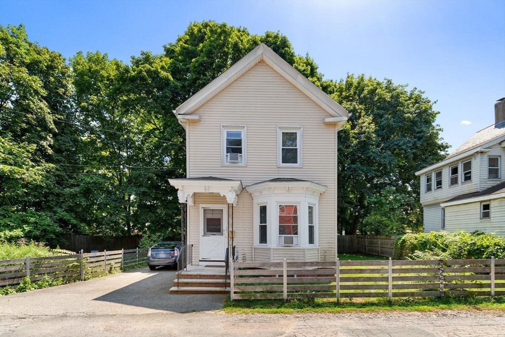 17 Holworthy Pl # 17