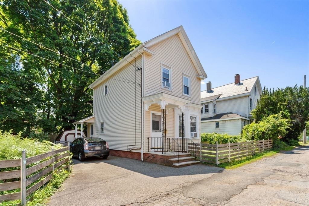 17 Holworthy Pl # 17