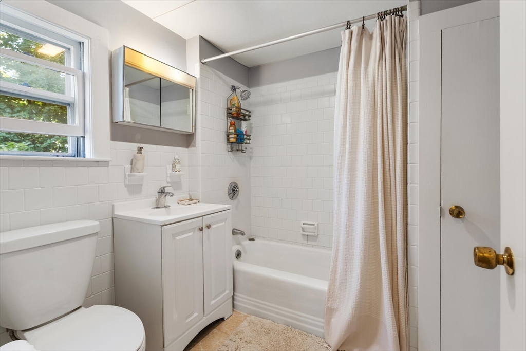 17 Holworthy Pl # 17