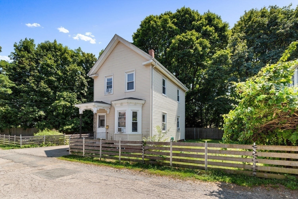 17 Holworthy Pl # 17