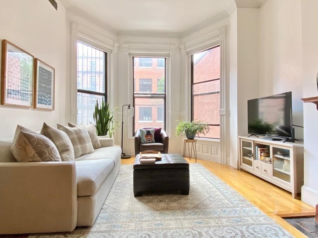 280 Commonwealth Ave # 104