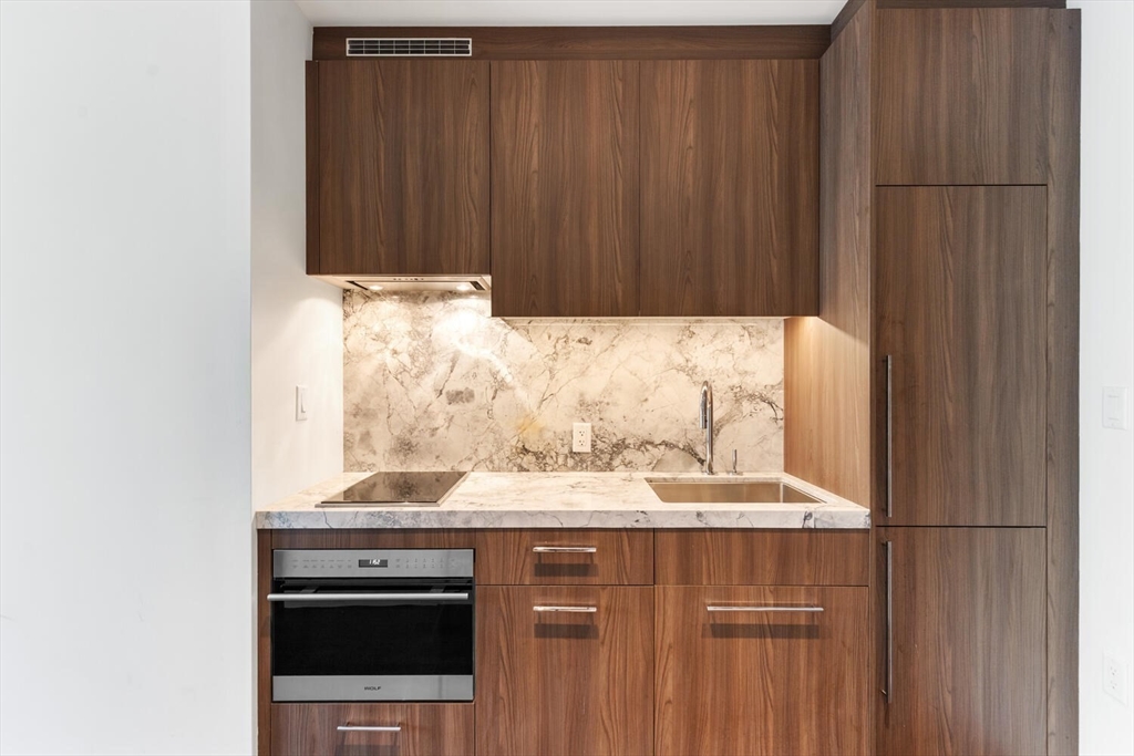 430 Stuart St # 1518