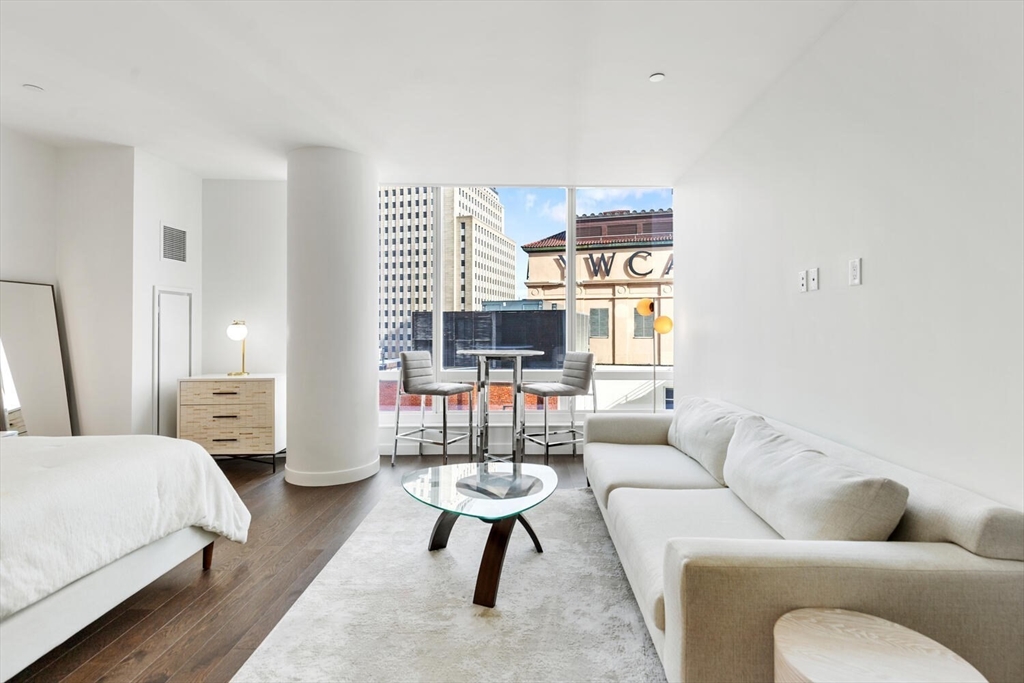 430 Stuart St # 1518