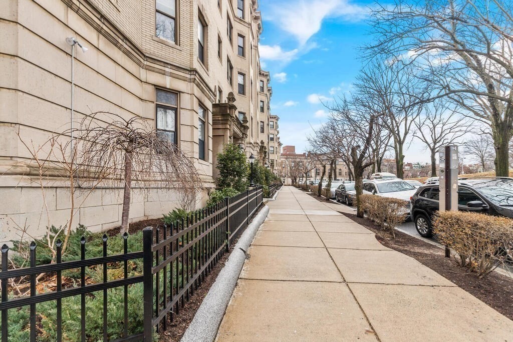 56 Charlesgate E # 135