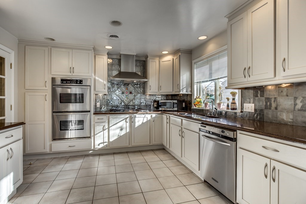 11 Beethoven Ave # 11