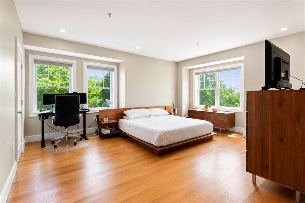 23 Bowdoin Ave # 5