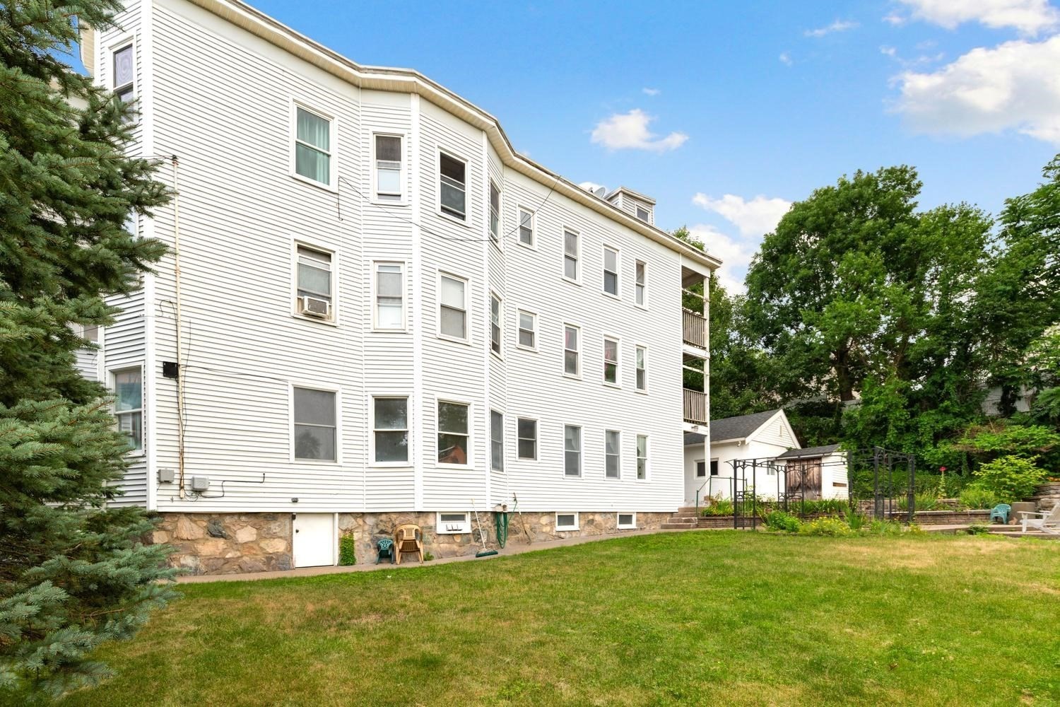 35 Heron St # 1