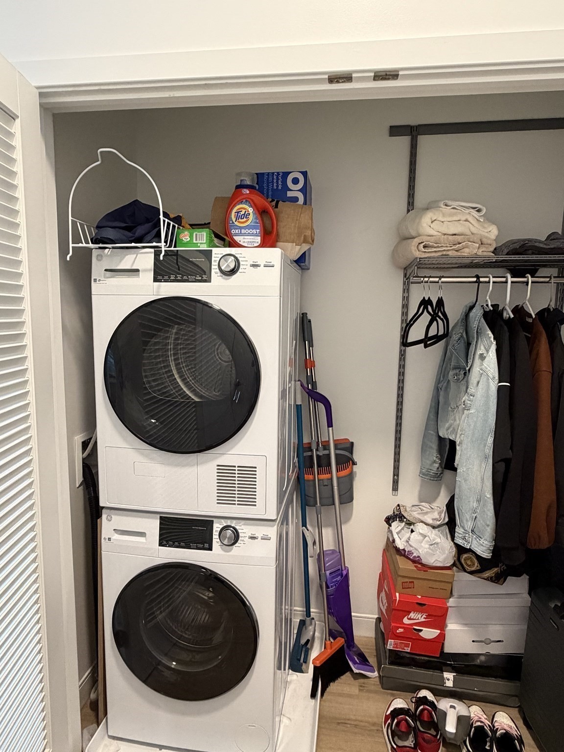 301 Guest St # 304