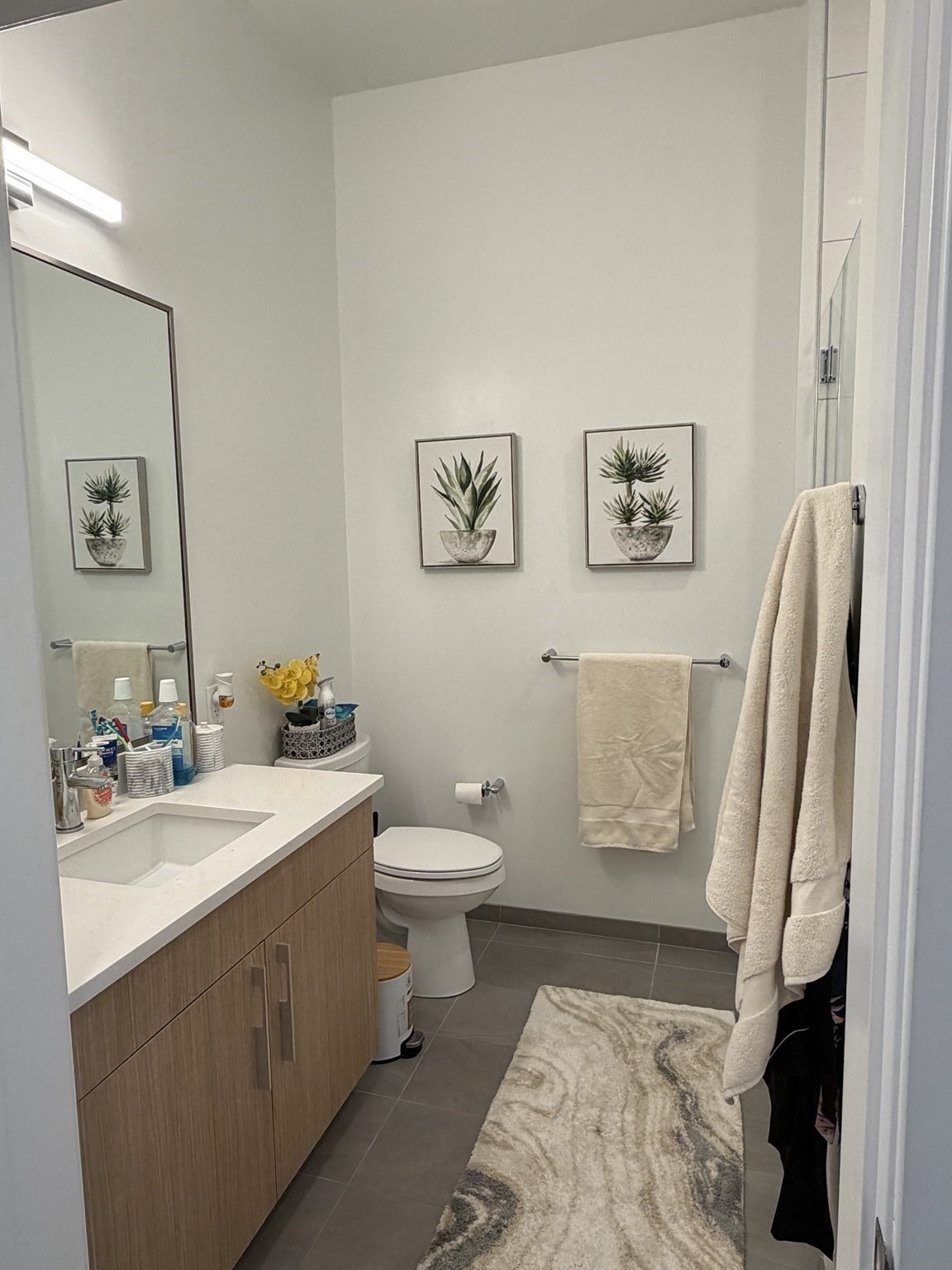 301 Guest St # 304