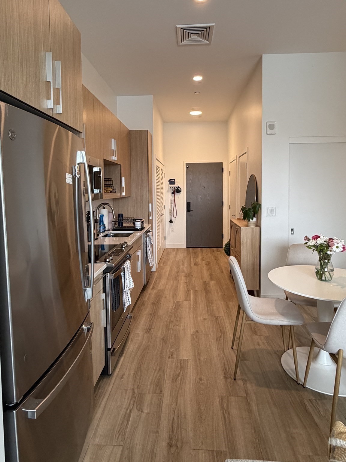 301 Guest St # 304