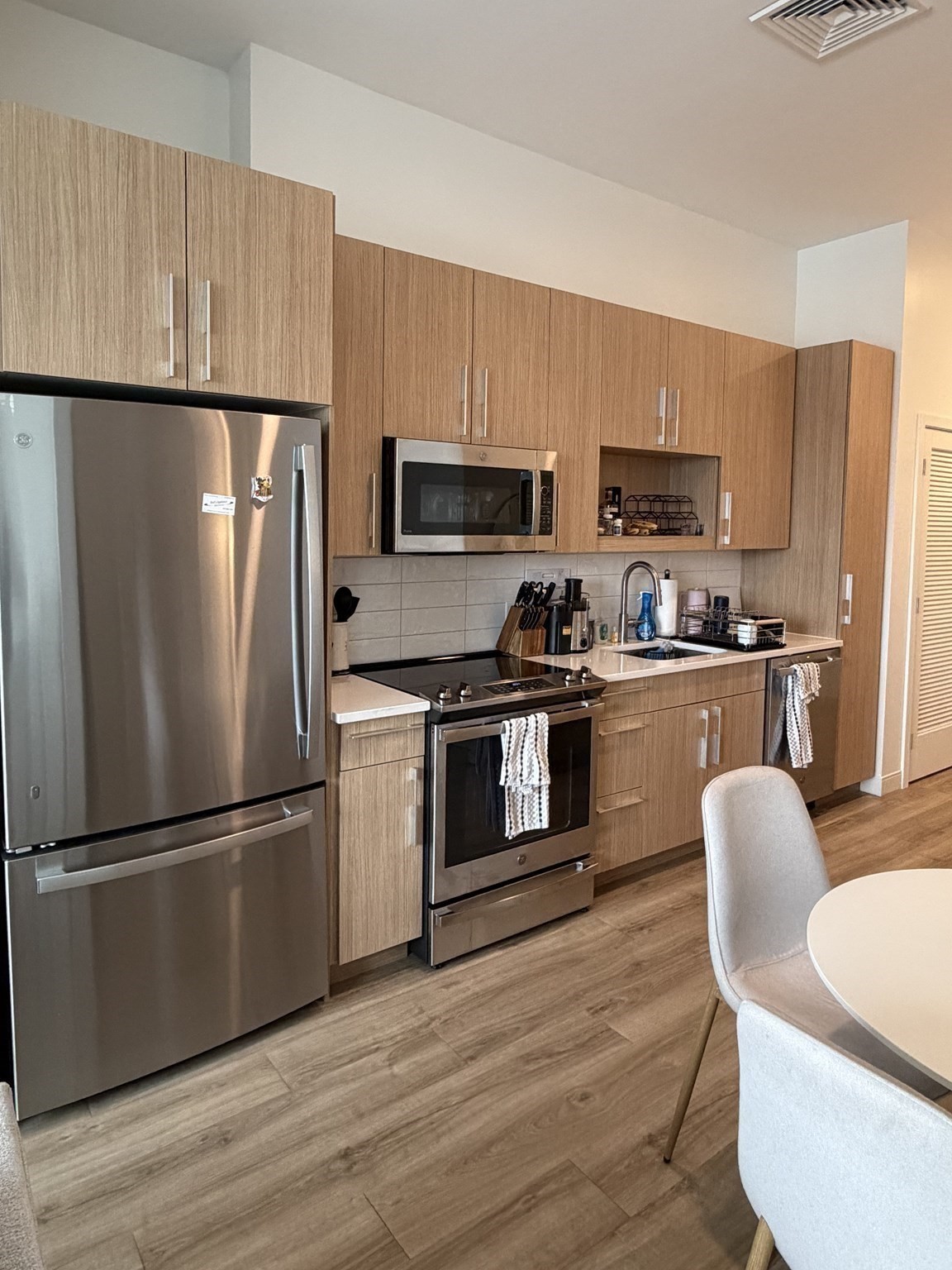 301 Guest St # 304