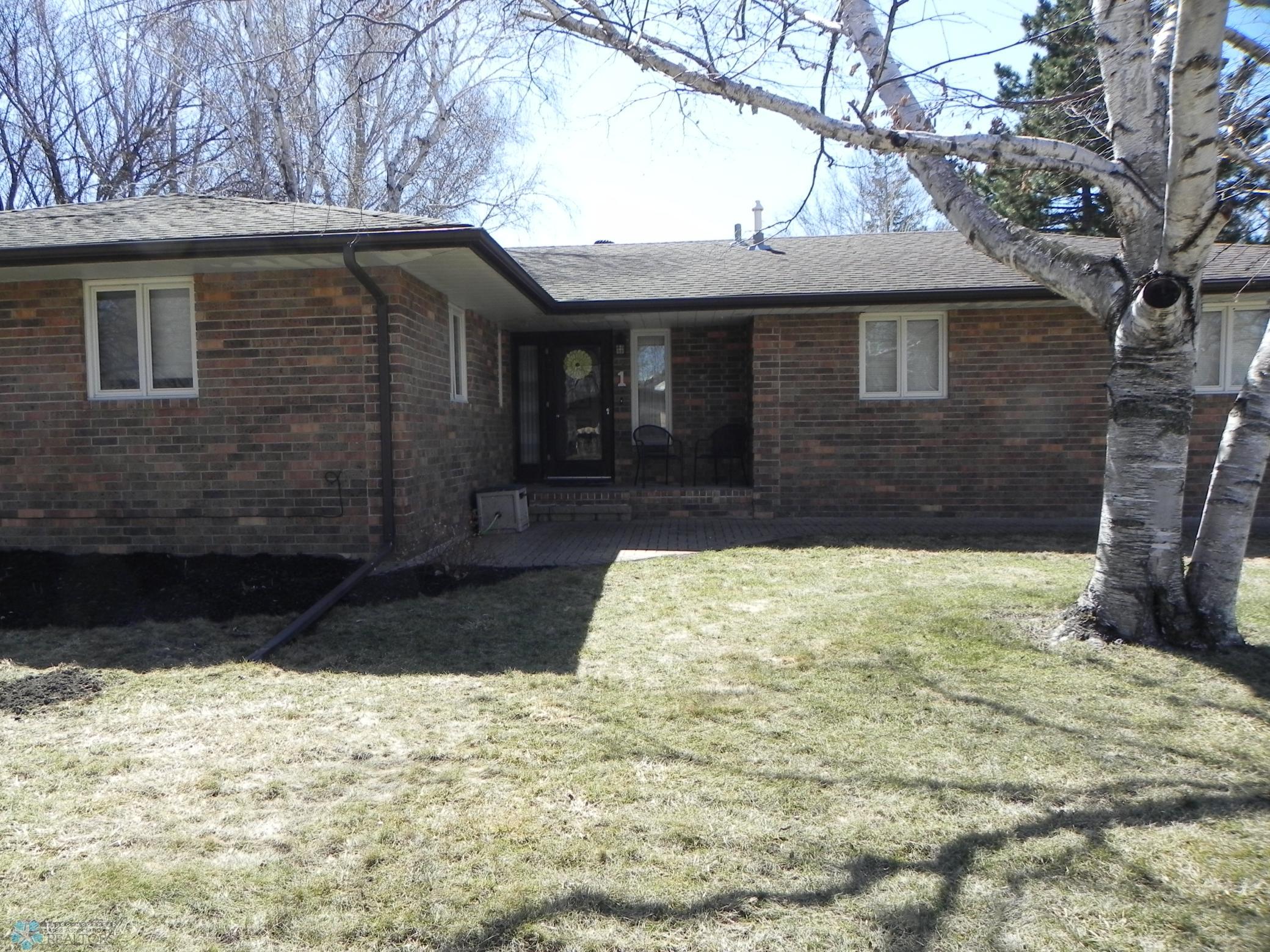 1 35th Avenue NE