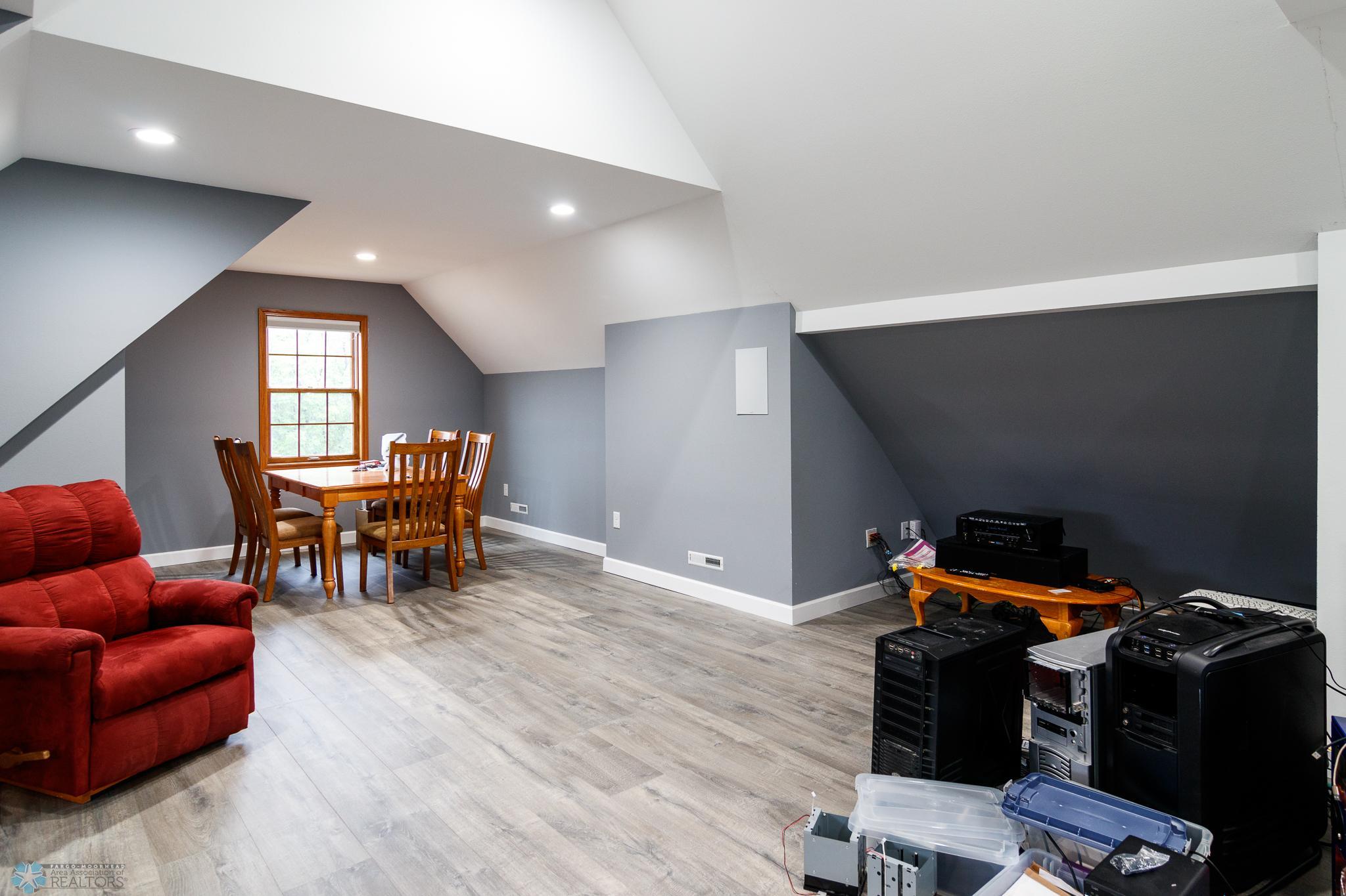 128 N Woodcrest Drive N