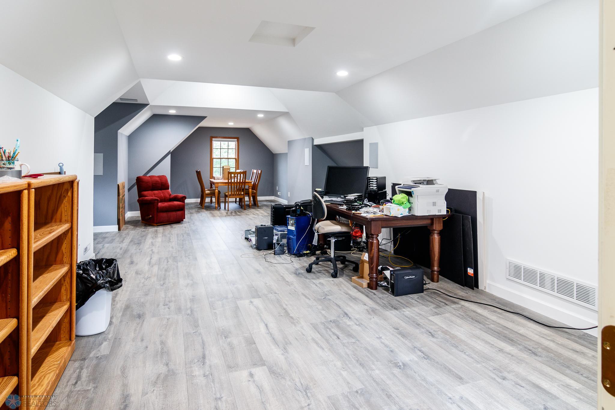 128 N Woodcrest Drive N