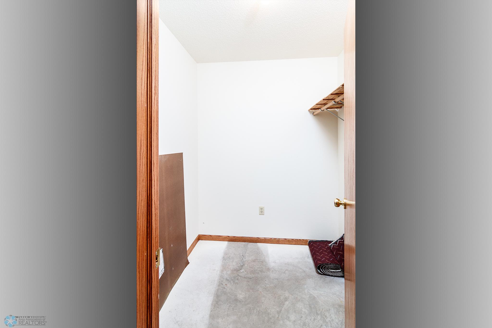 128 N Woodcrest Drive N