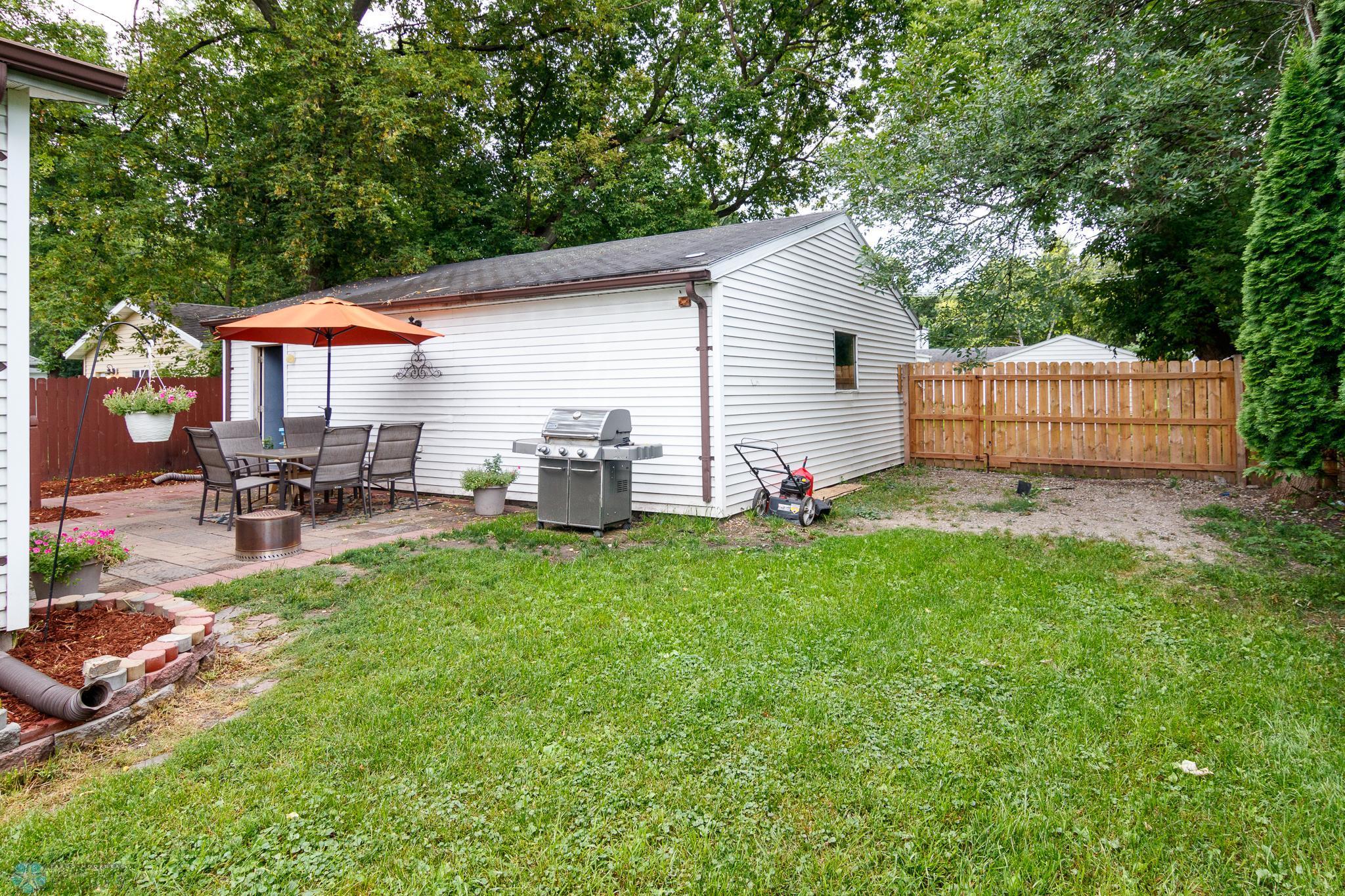 219 6th Avenue S