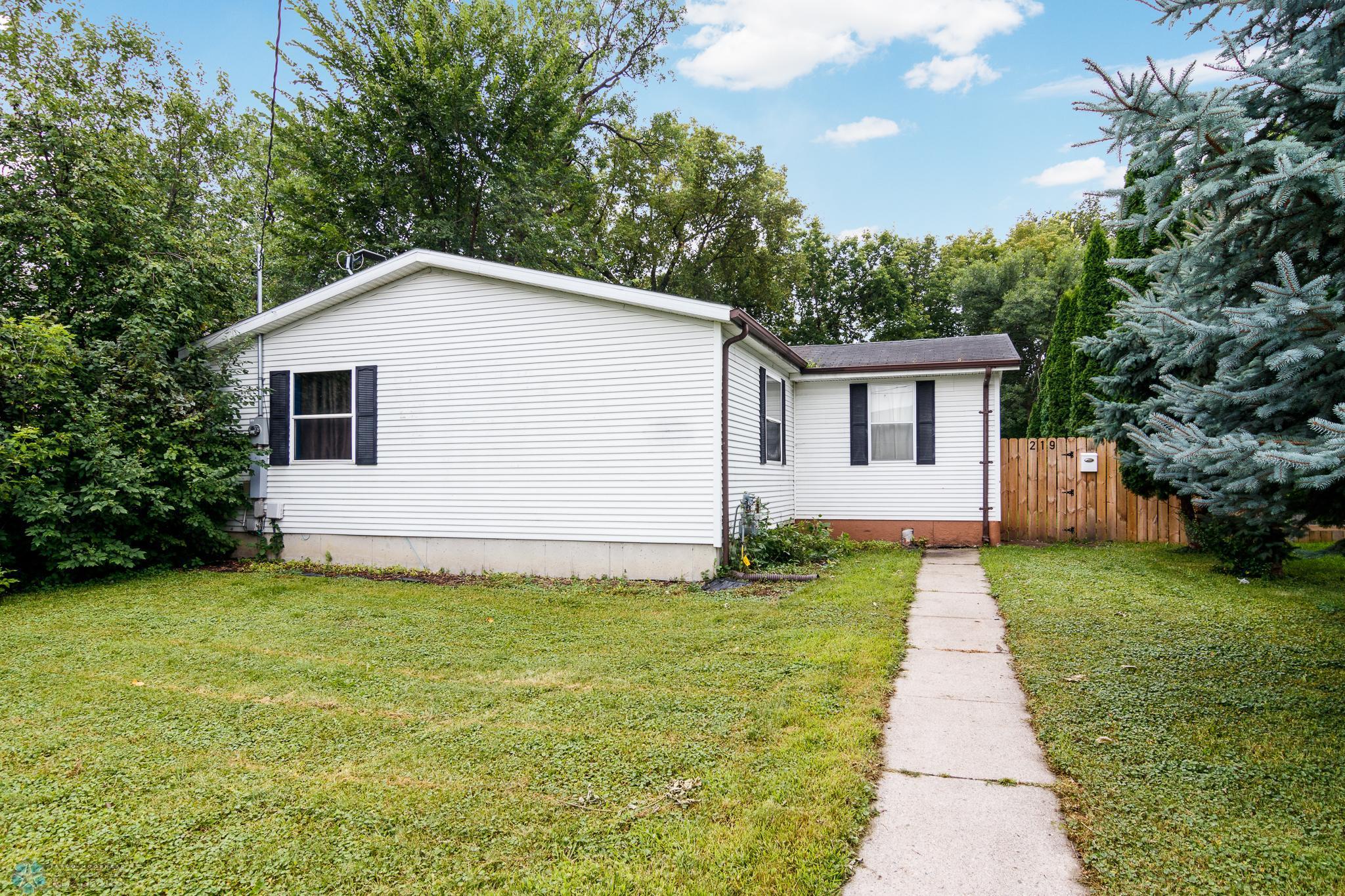 219 6th Avenue S
