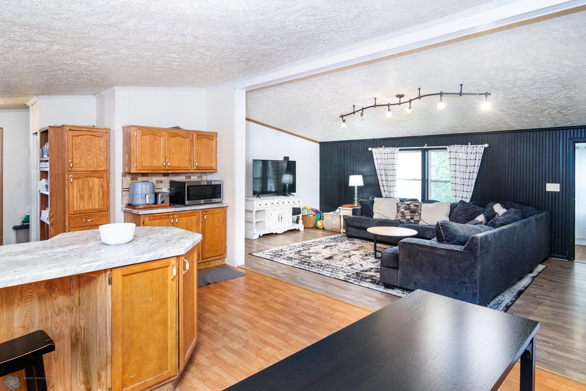 219 6th Avenue S