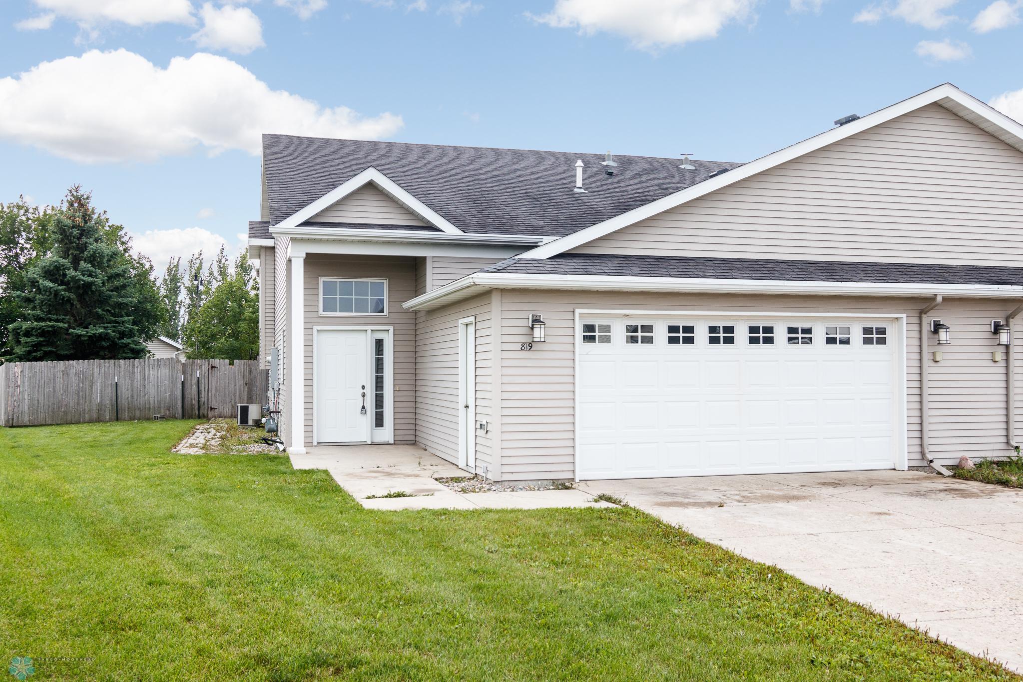 819 Cinnamon Ridge Place