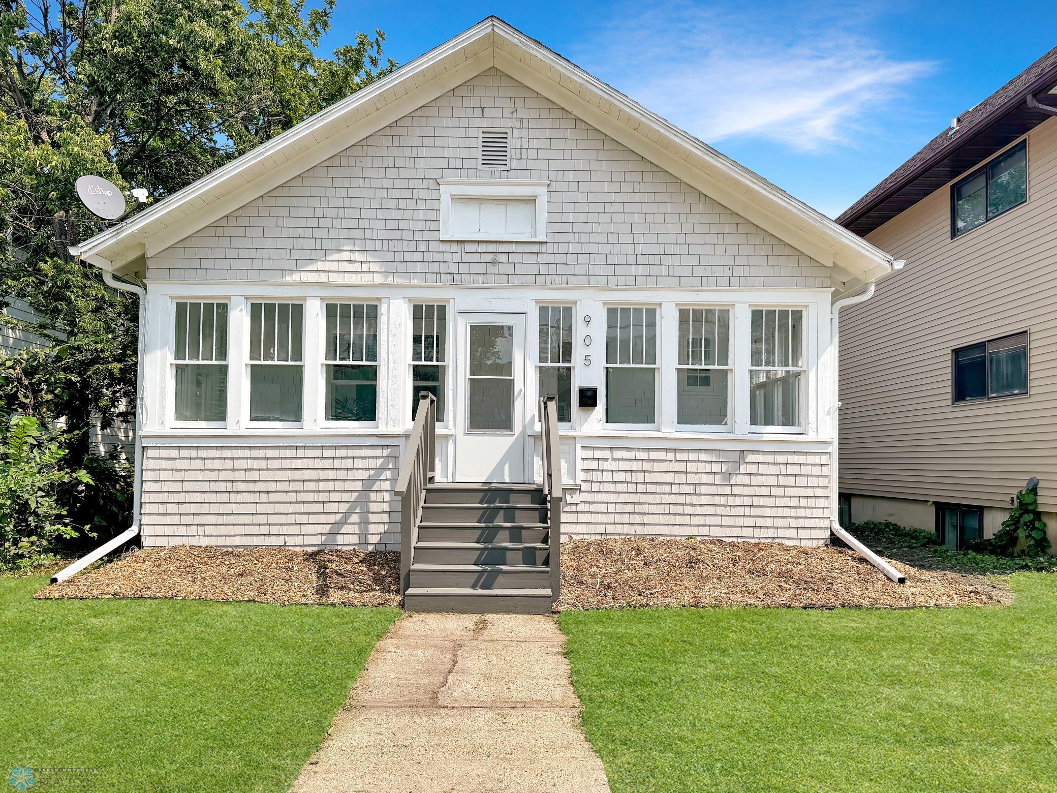 905 University Drive N