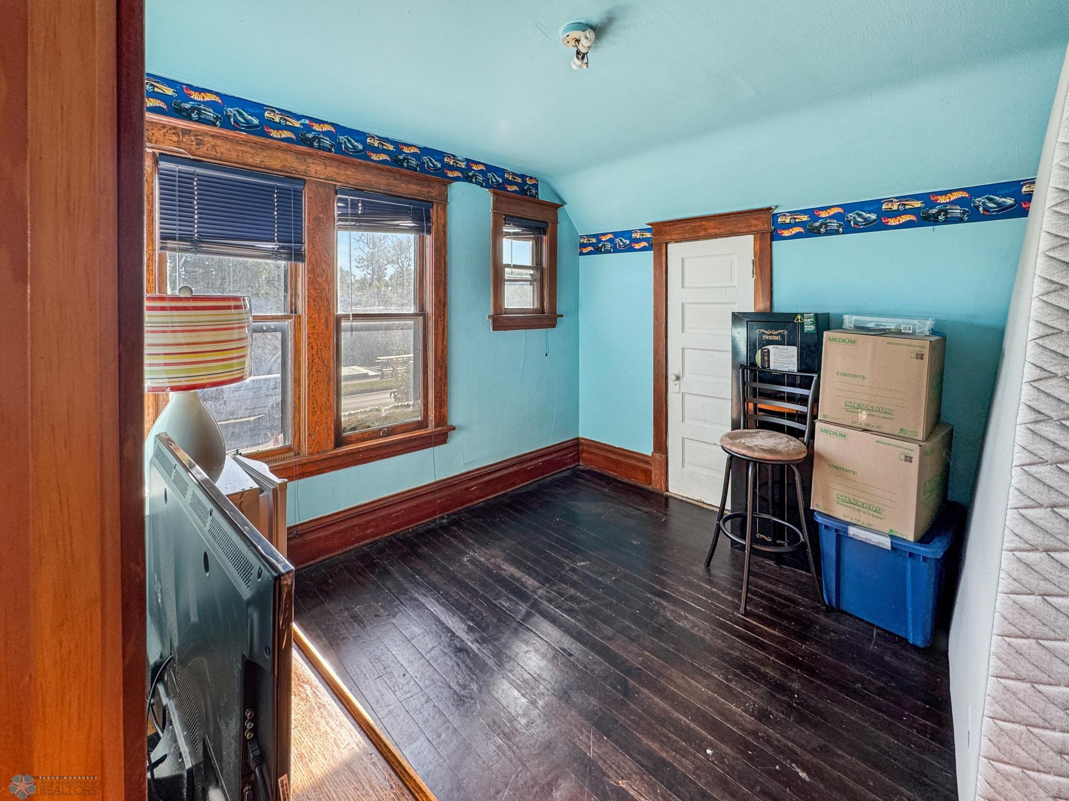 215 11th Street N
