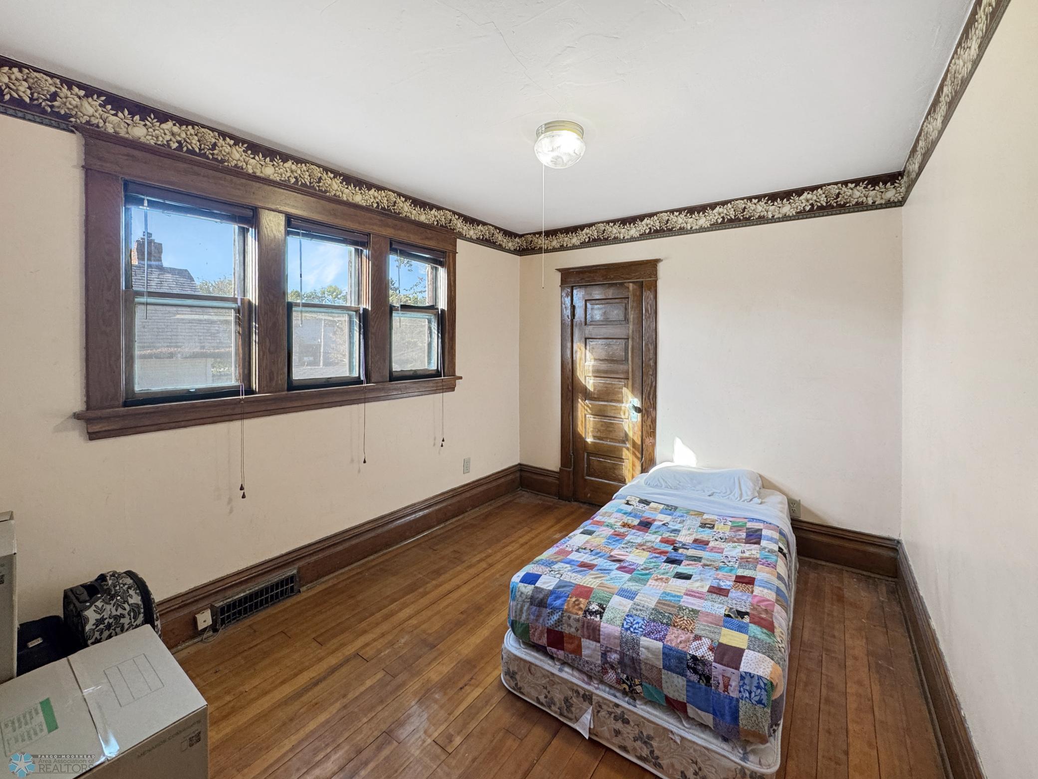215 11th Street N
