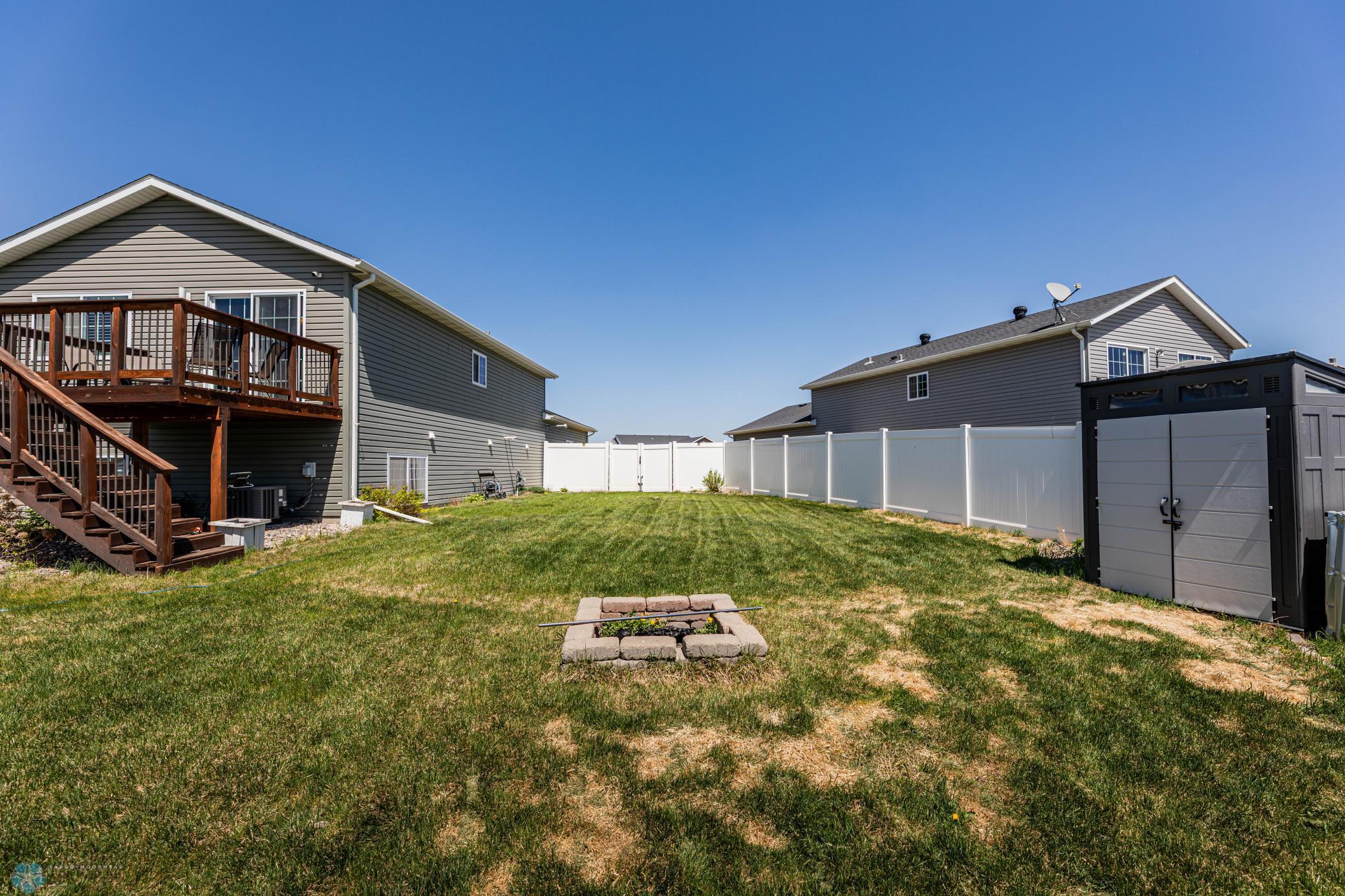 609 5th Street E