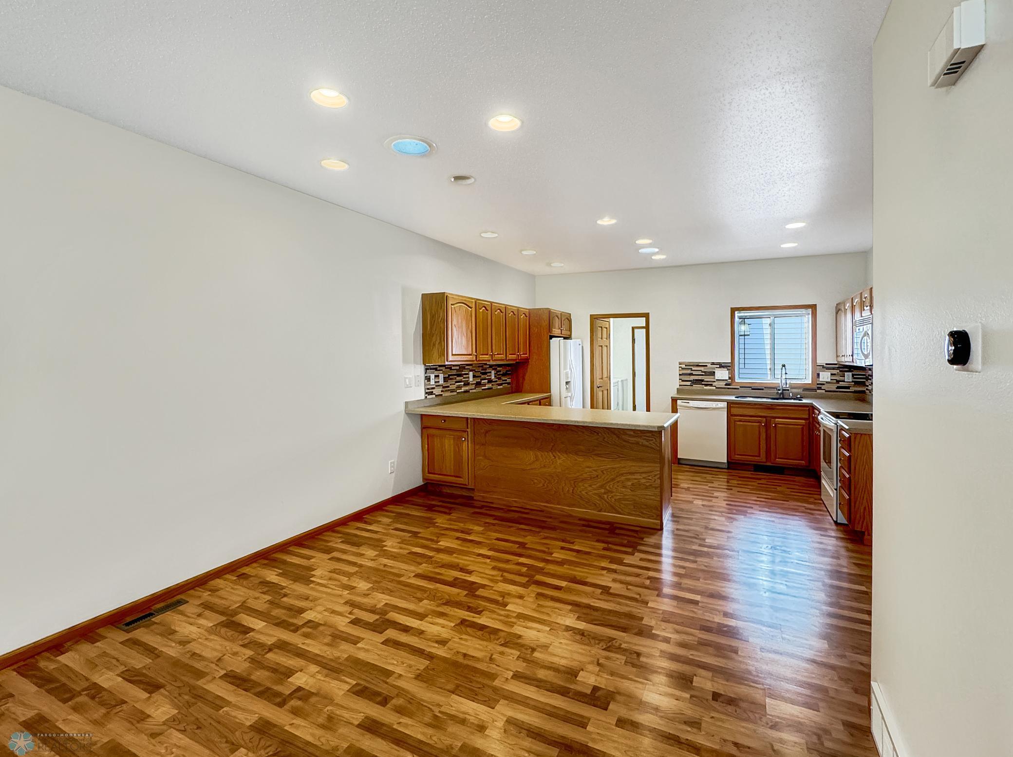 816 3rd Street N Unit: 816