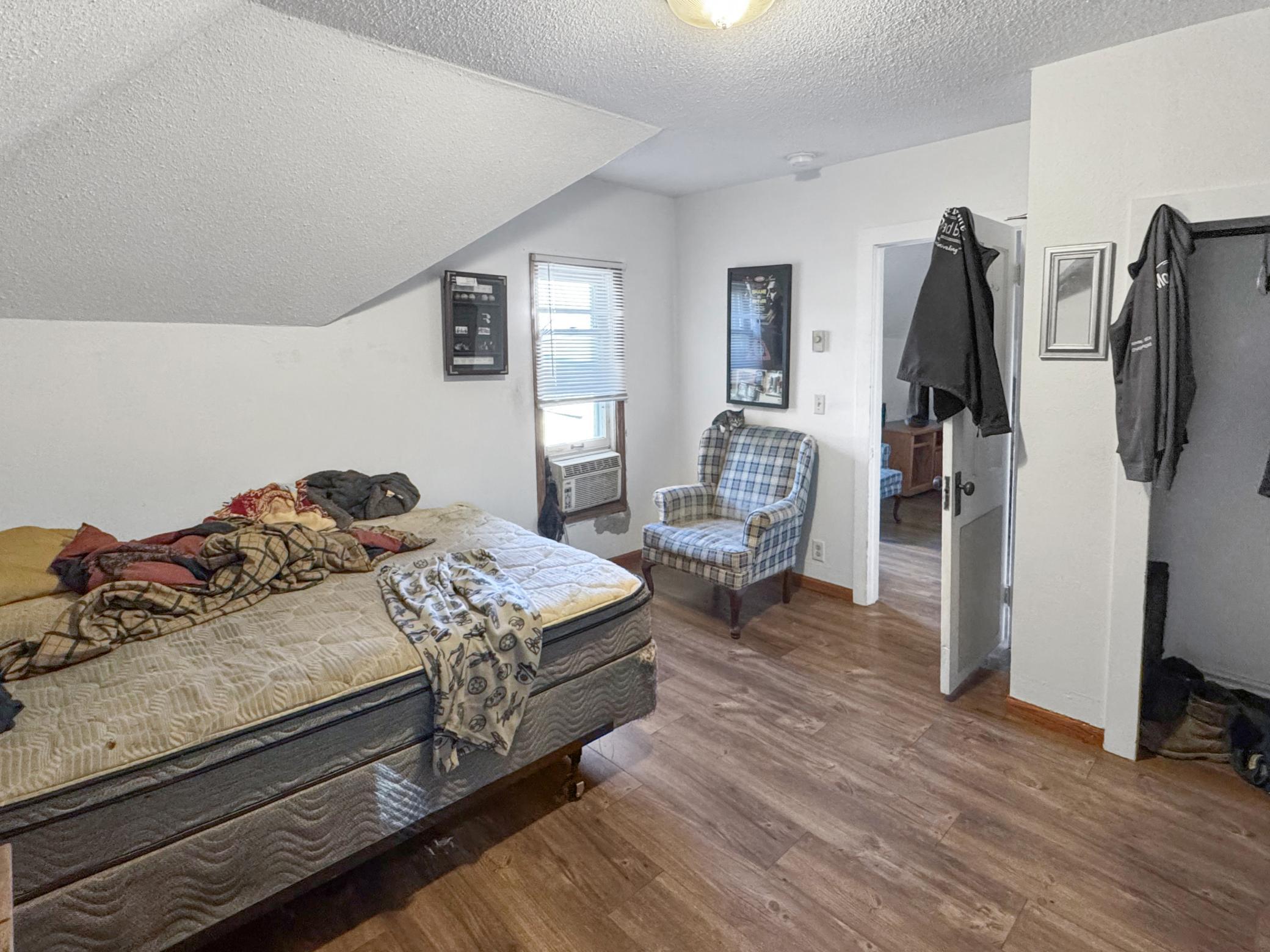 424 4th Street S