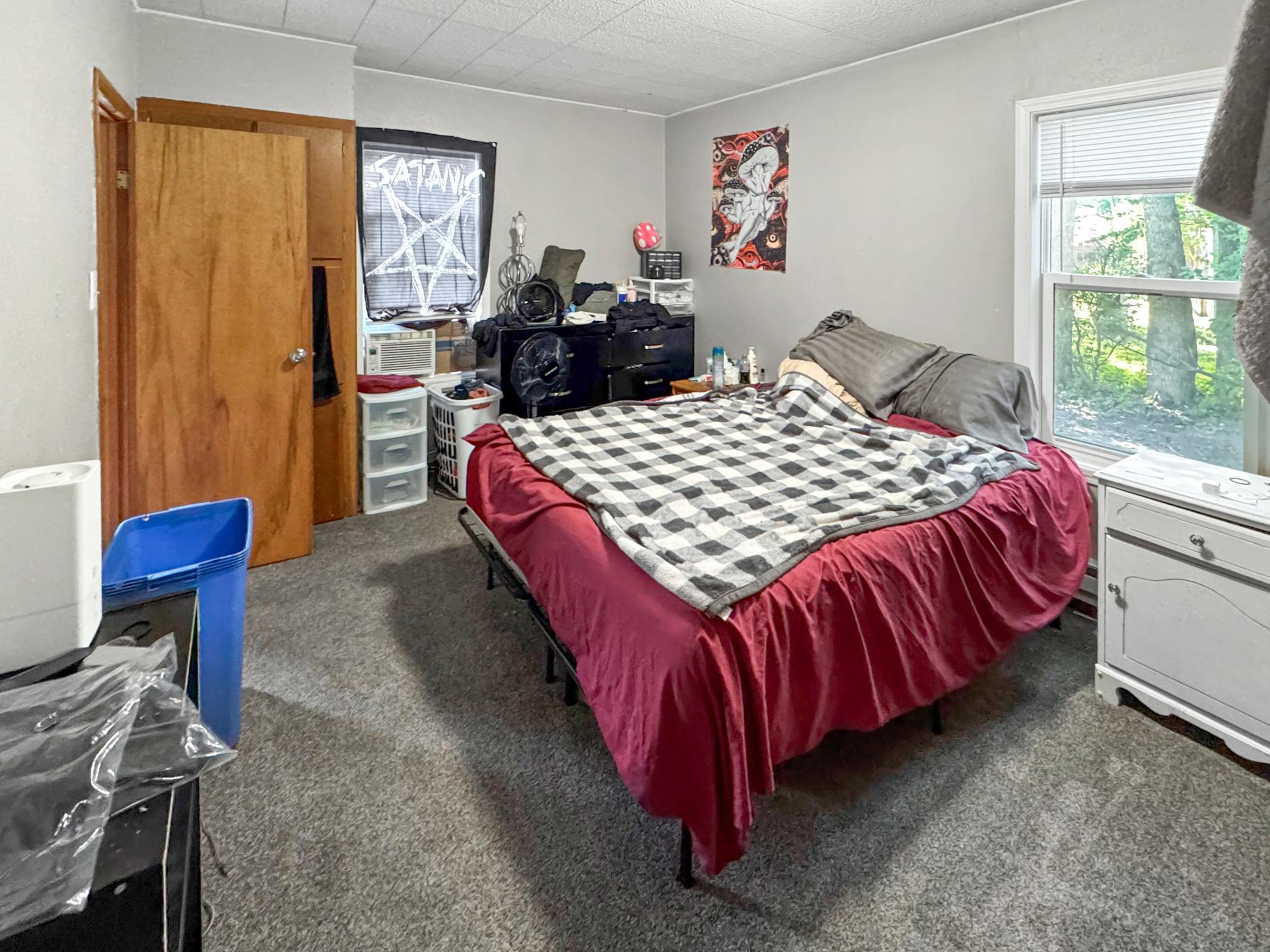 424 4th Street S