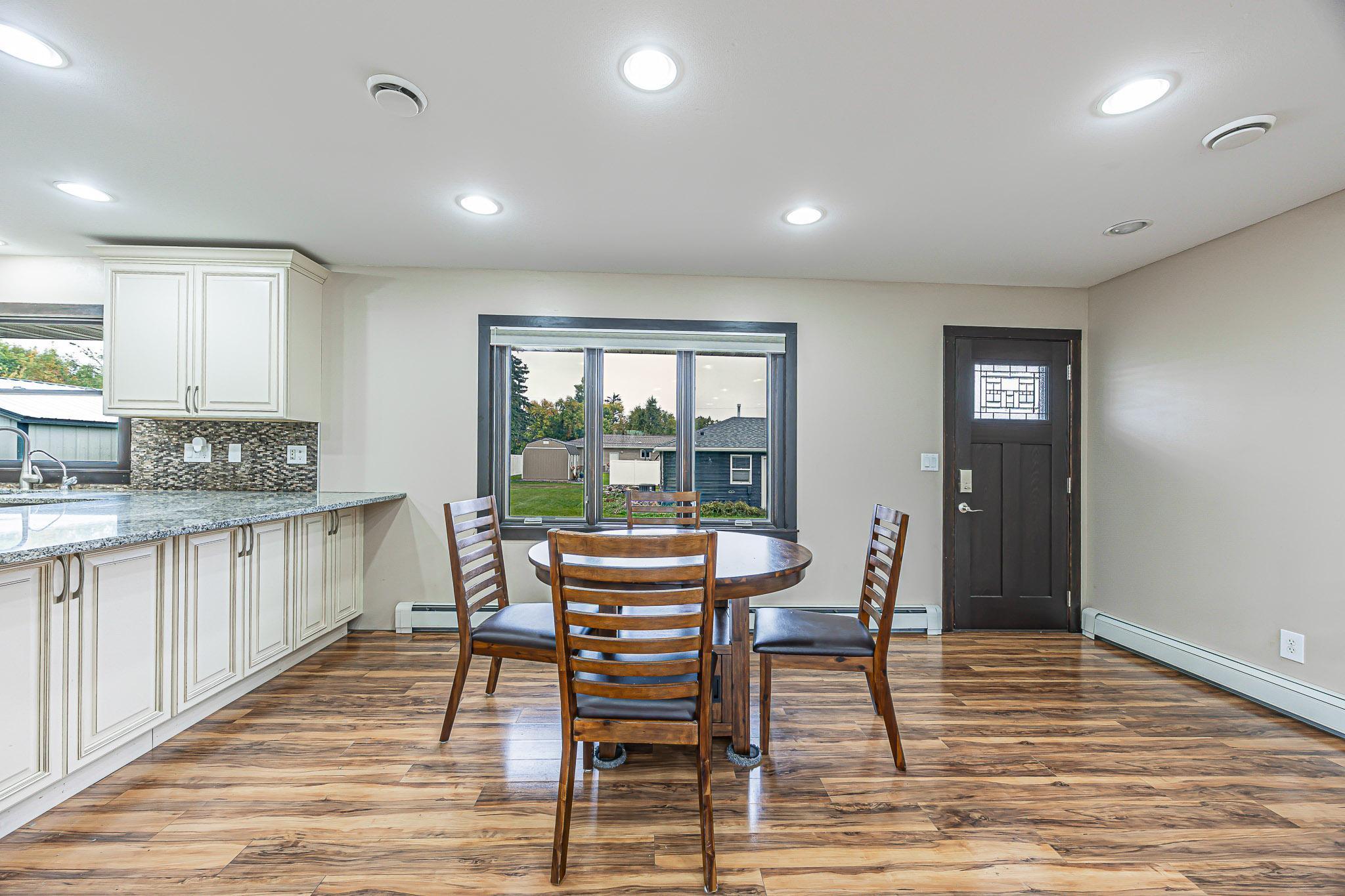322 4th Ave SE