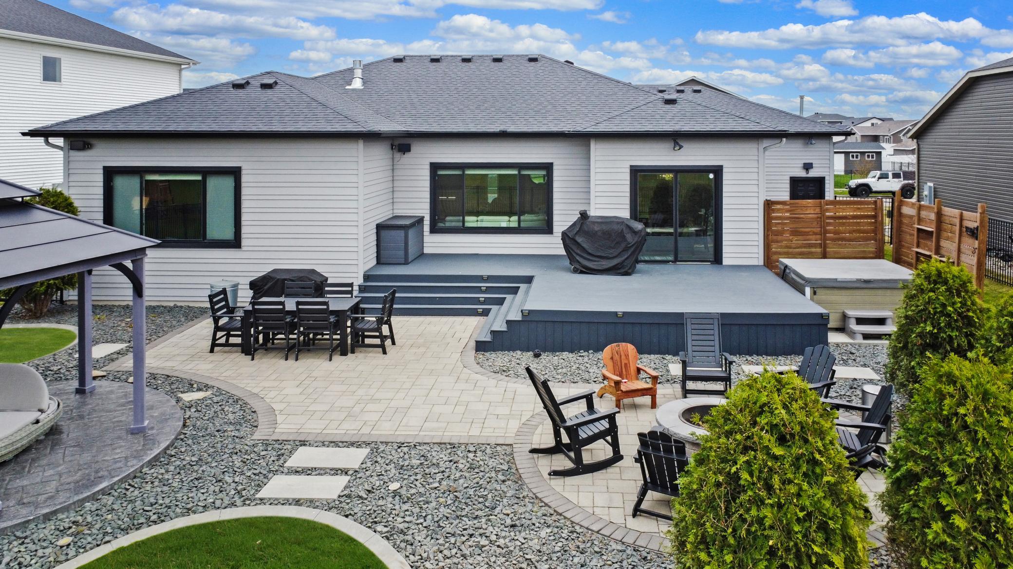 2276 14th Street W