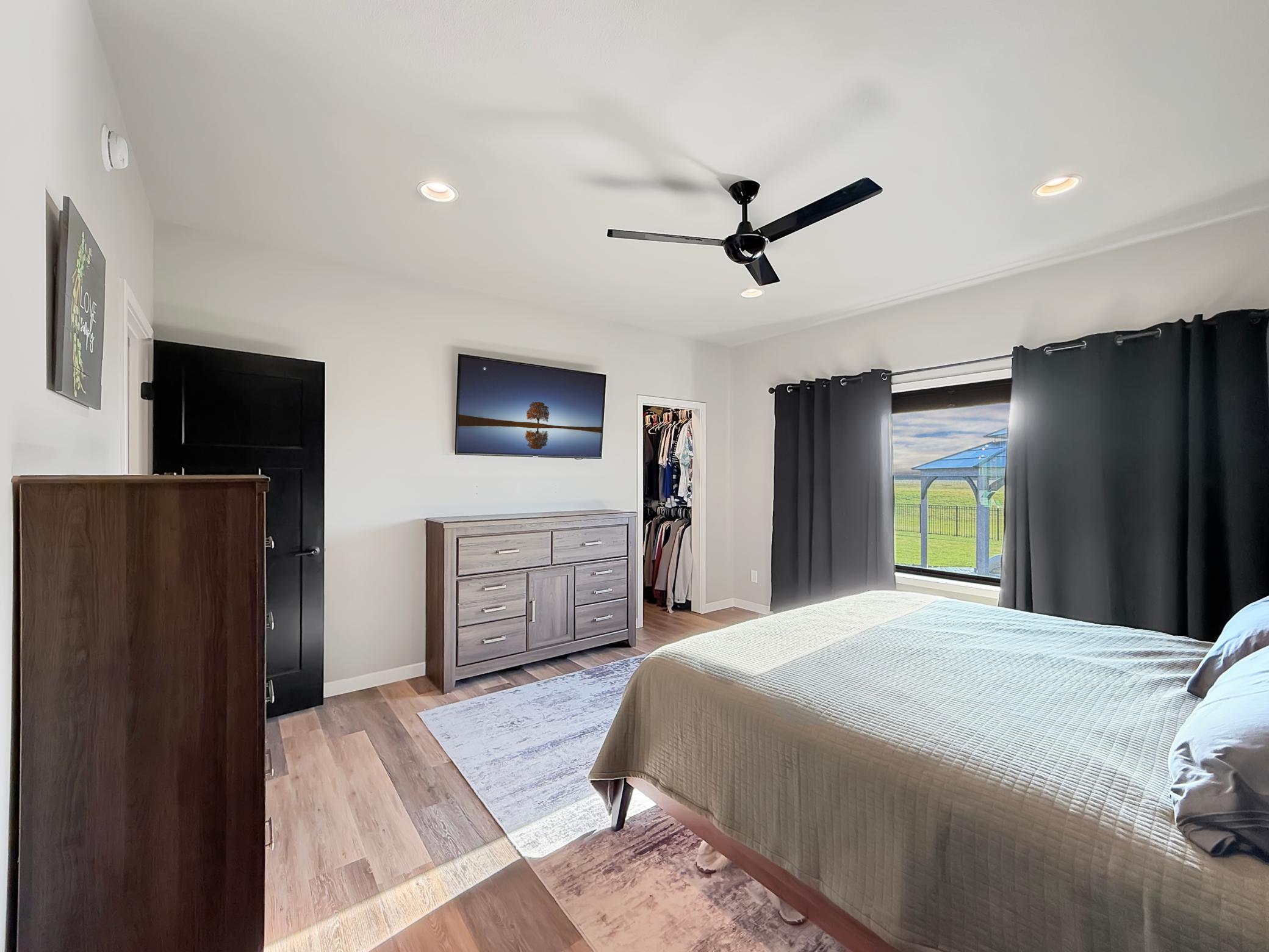 2276 14th Street W