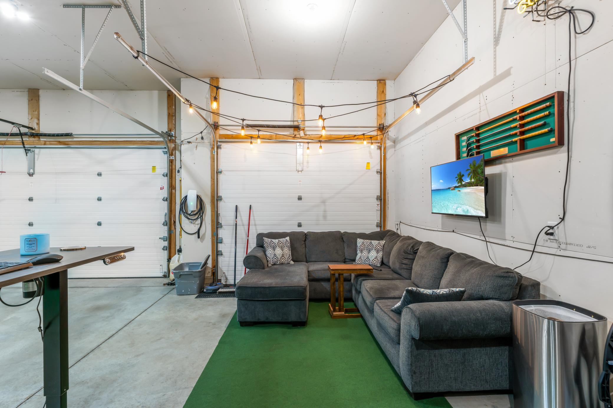 2276 14th Street W