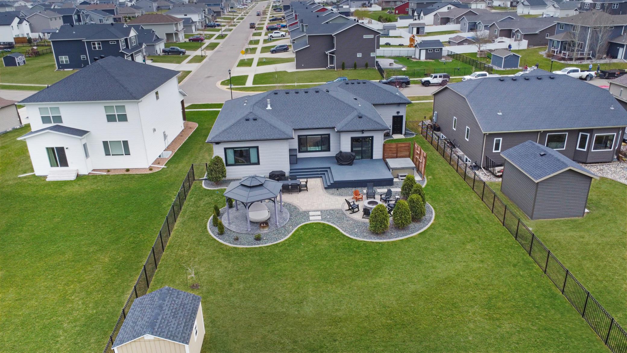 2276 14th Street W