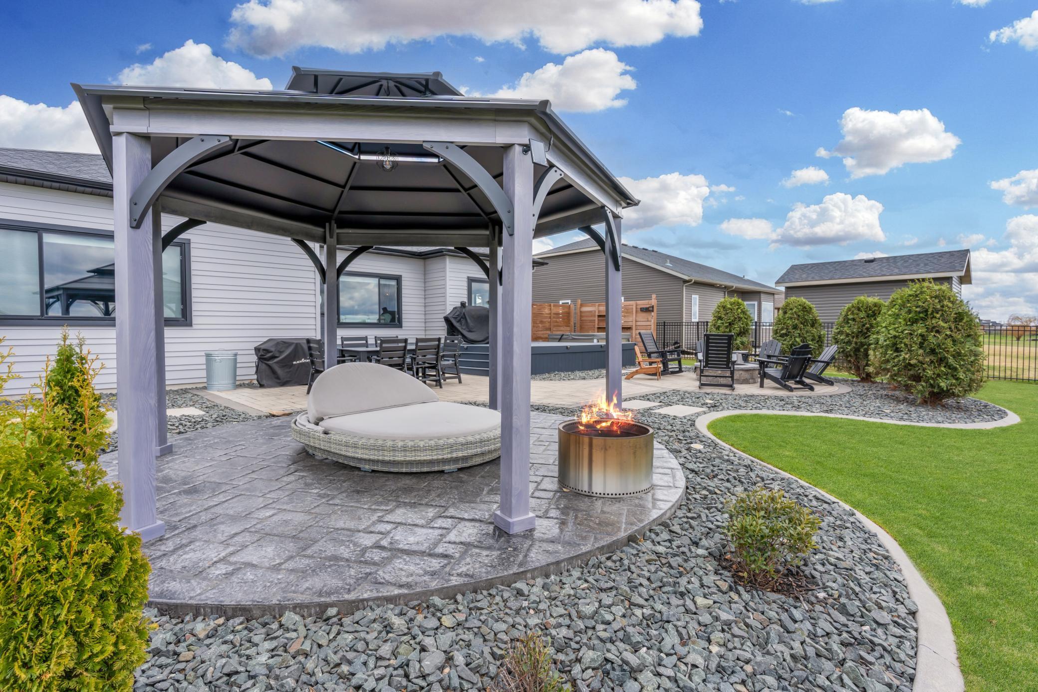2276 14th Street W