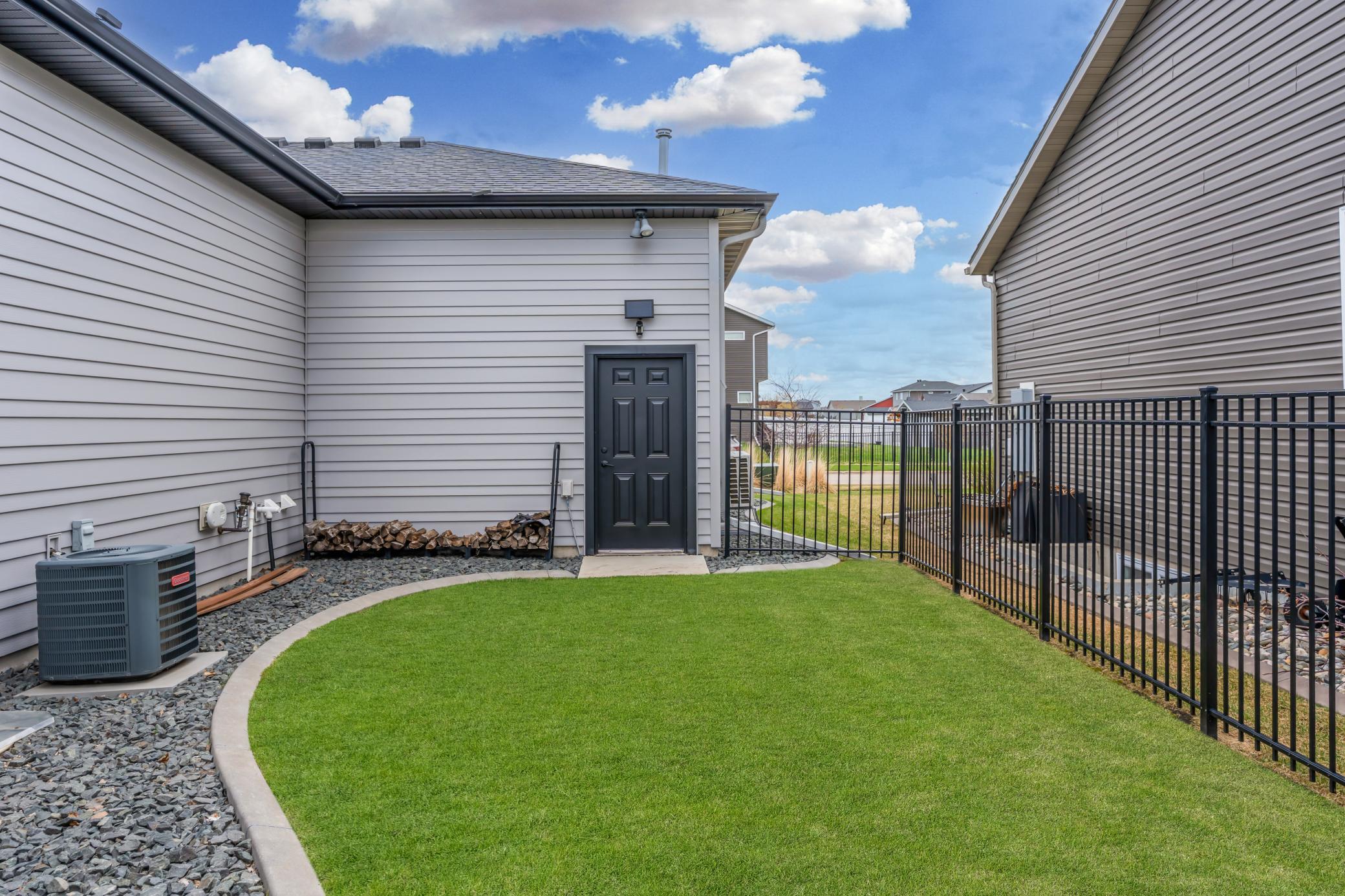 2276 14th Street W