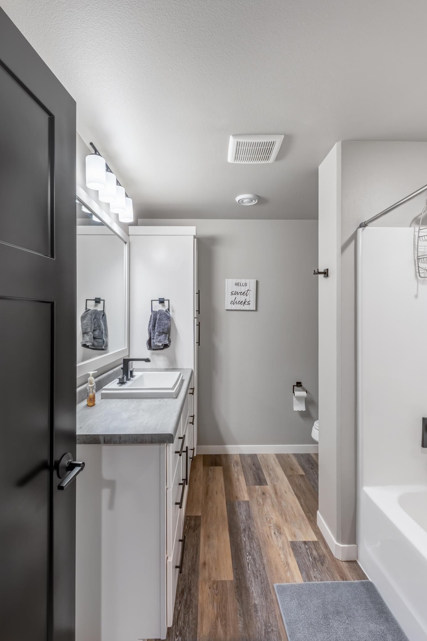 2276 14th Street W