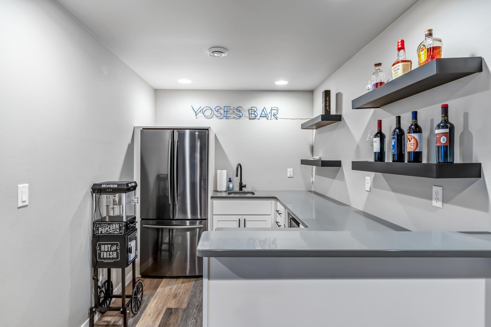 2276 14th Street W