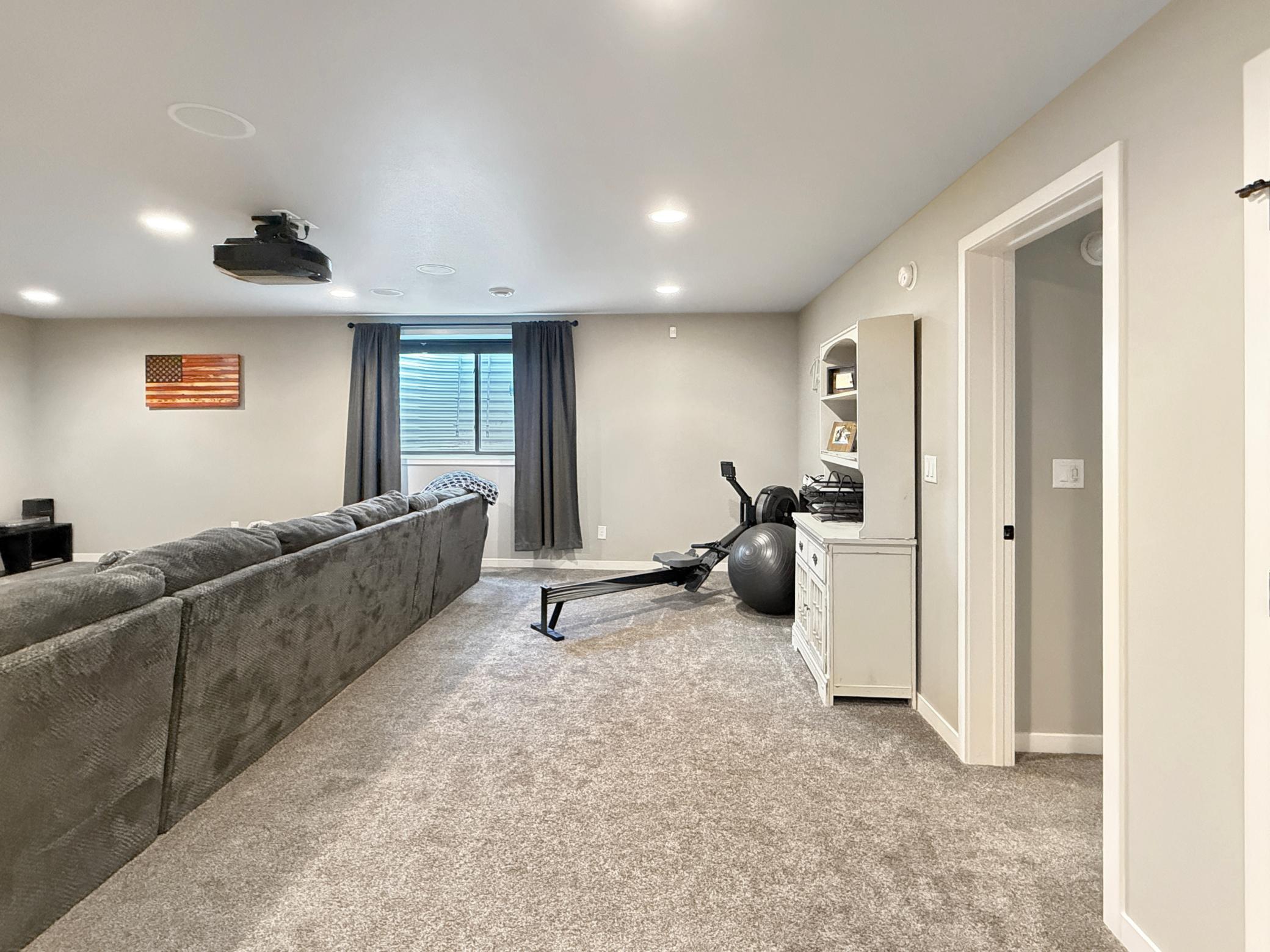 2276 14th Street W