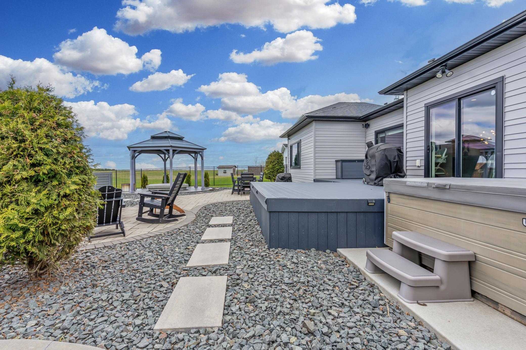 2276 14th Street W