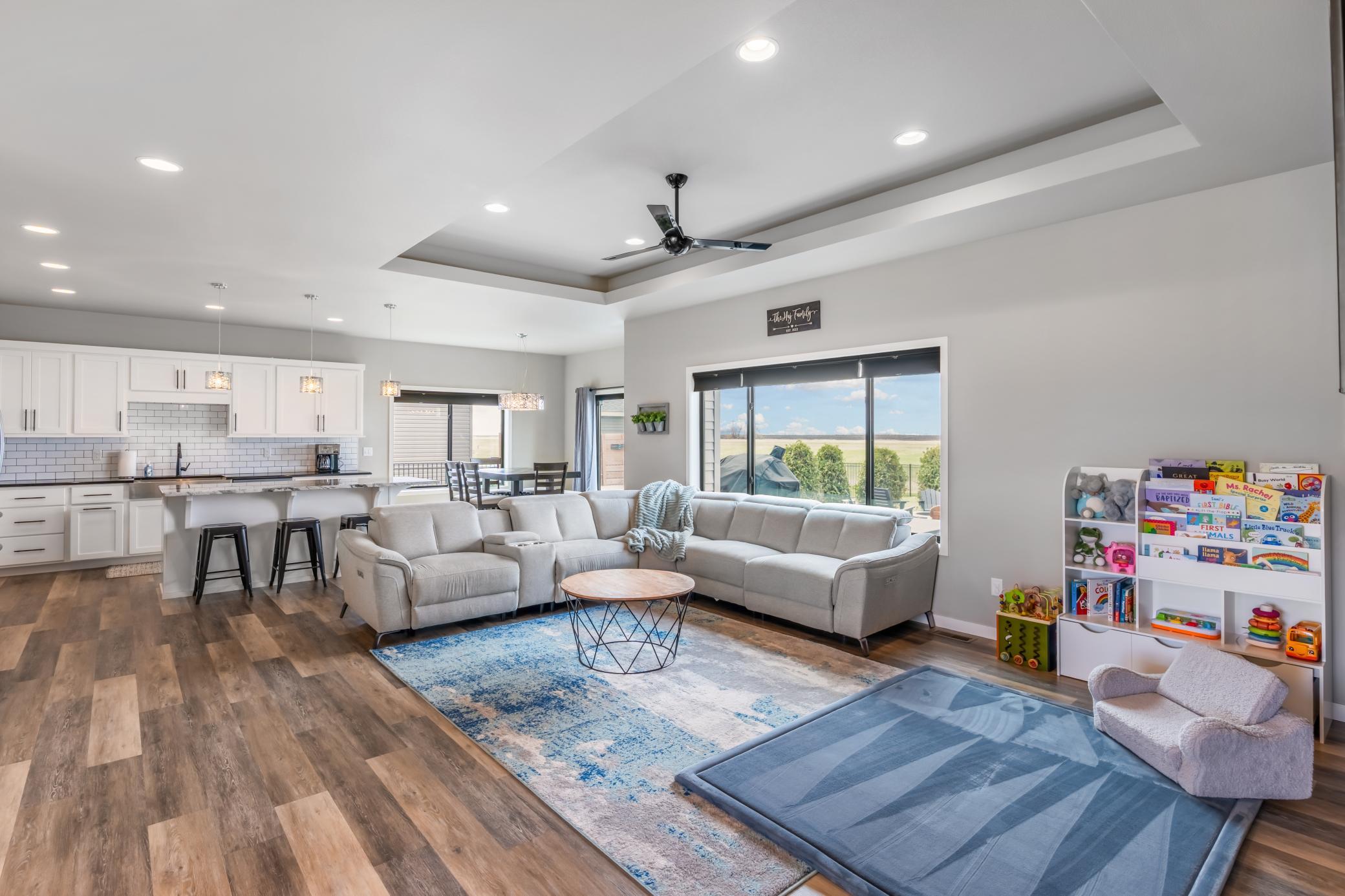 2276 14th Street W