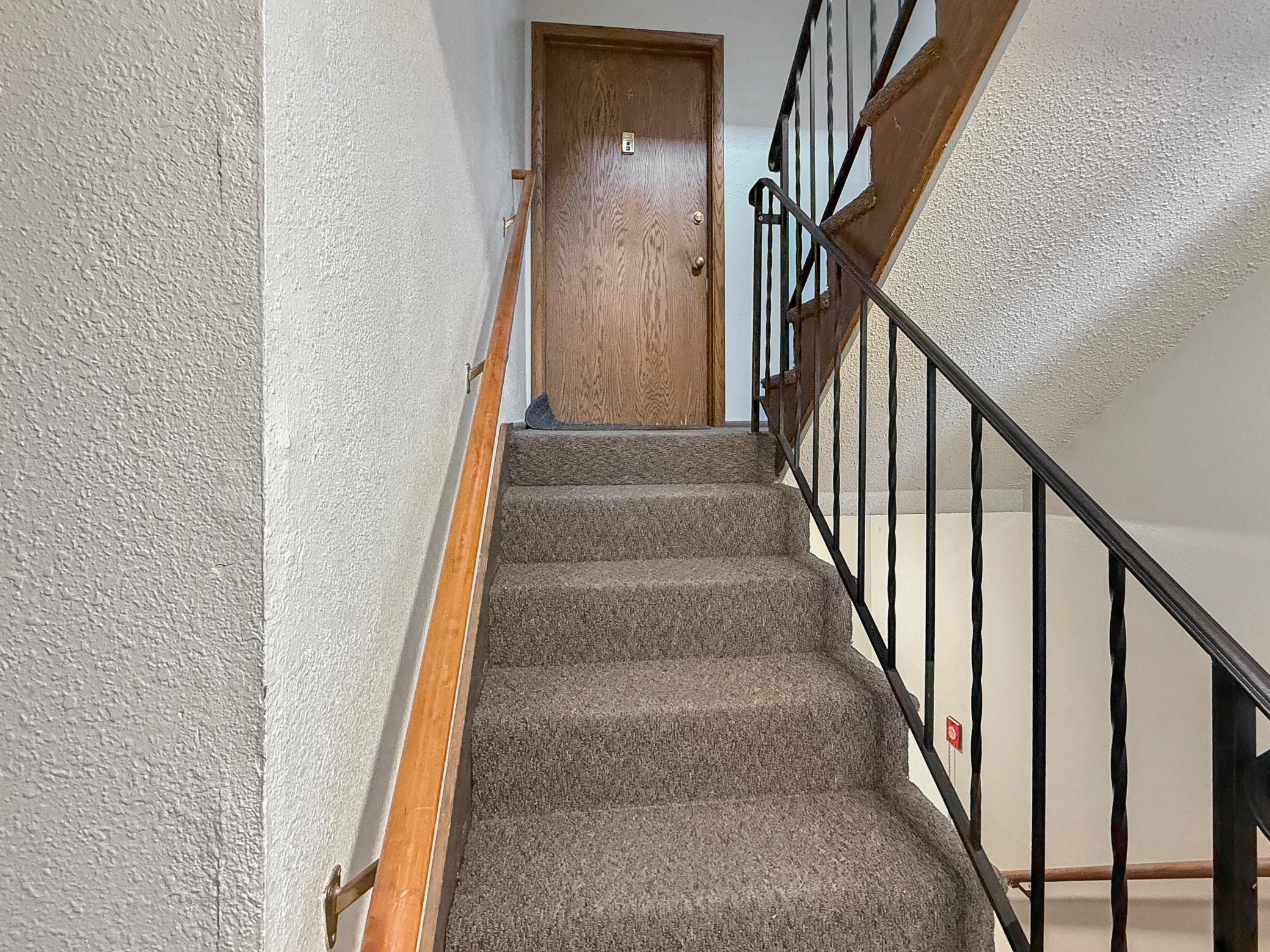 1225 7th Street S Unit: 4