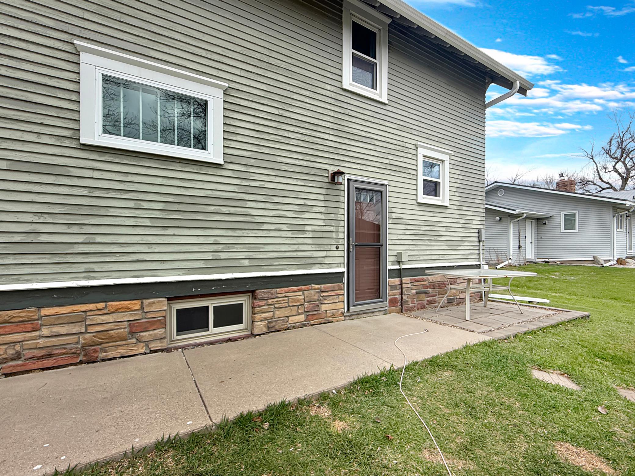 701 E Caledonia Avenue