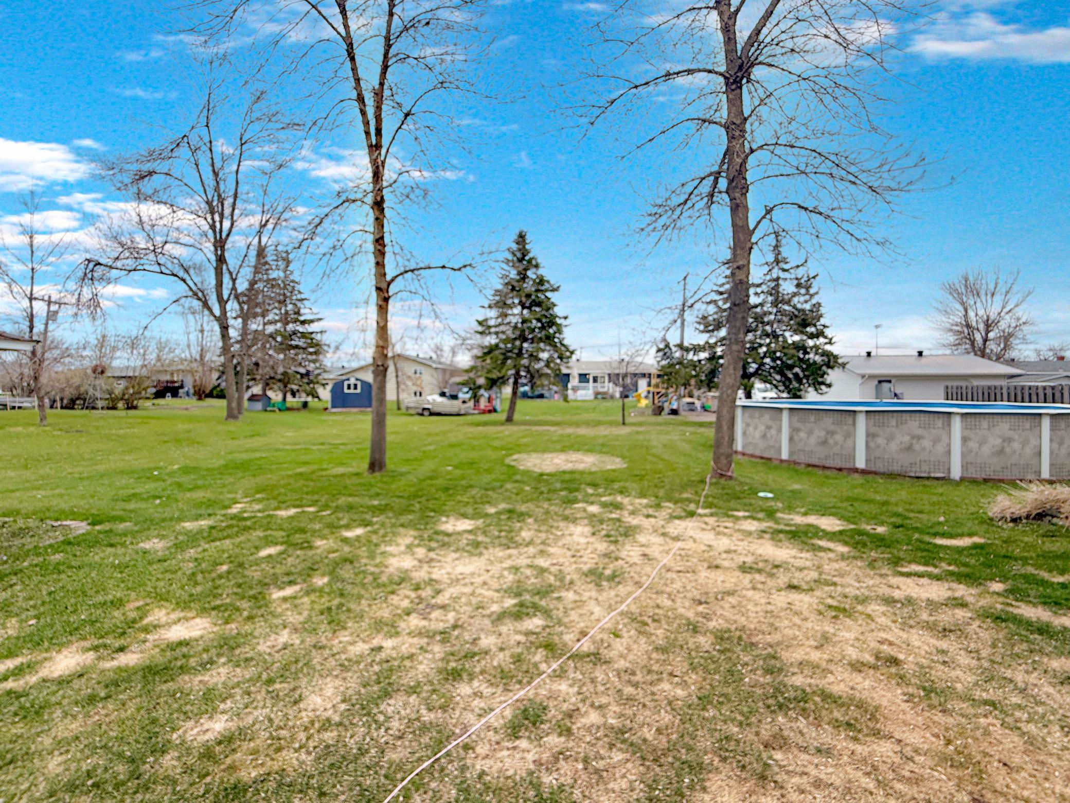 701 E Caledonia Avenue