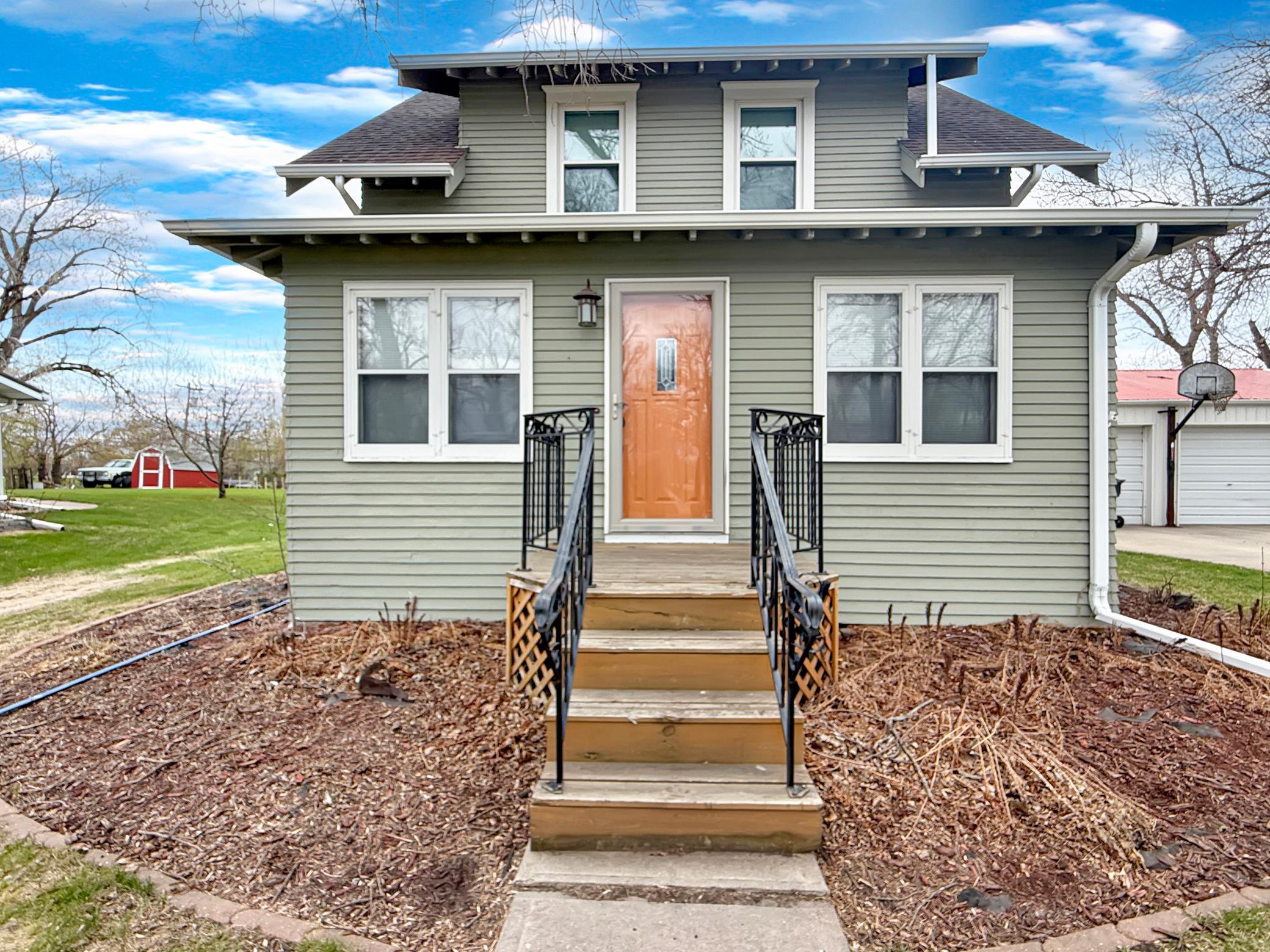 701 E Caledonia Avenue