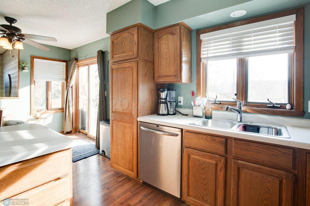 3433 17 Street S