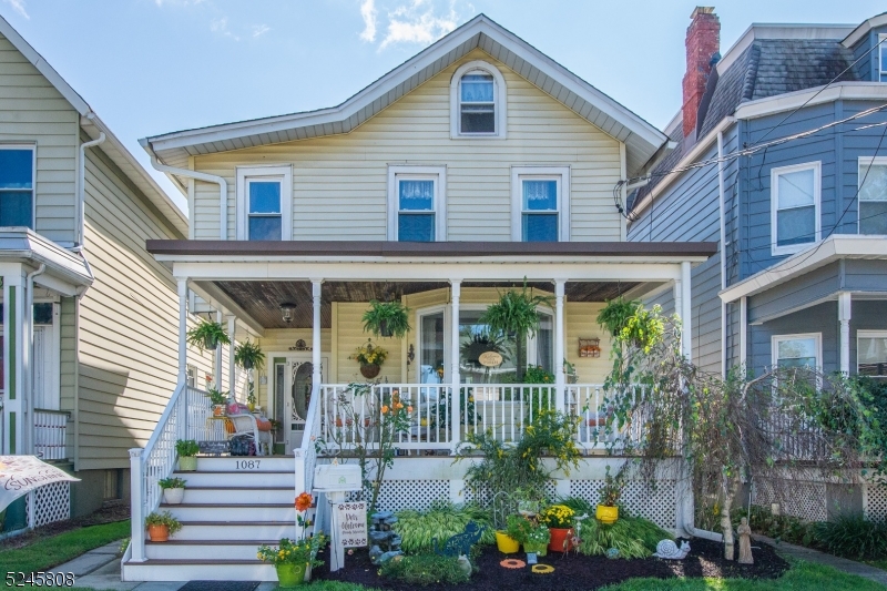 1087 Bryant St