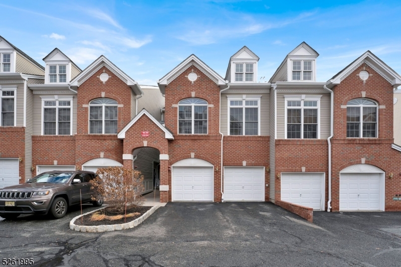 22 De Bruyle Ct Unit: 22